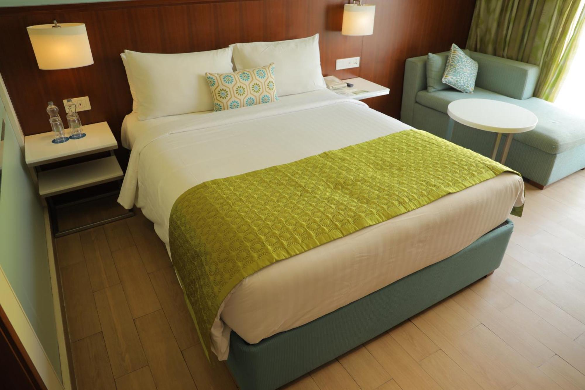 Fairfield By Marriott Indore Exterior photo