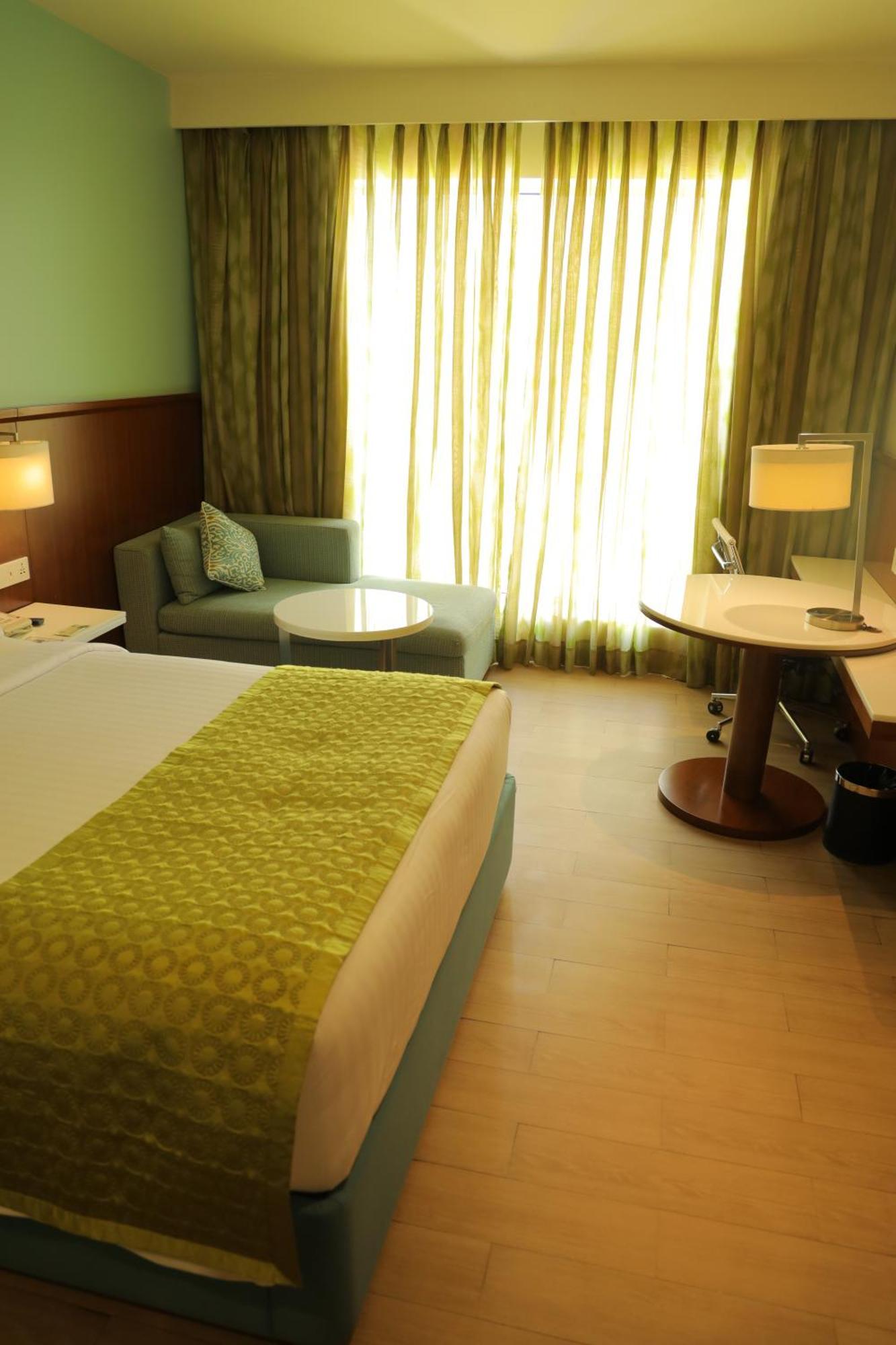 Fairfield By Marriott Indore Exterior photo